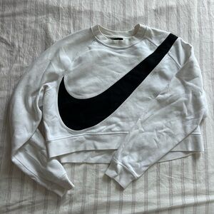 Cropped Nike Sweatshirt